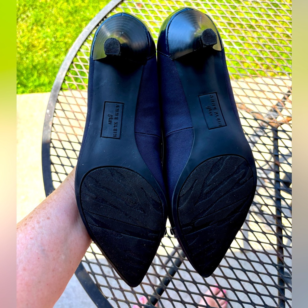 Vintage Anne Klein Dark Blue Buckle pumps sz 9.5 - Picture 4 of 8